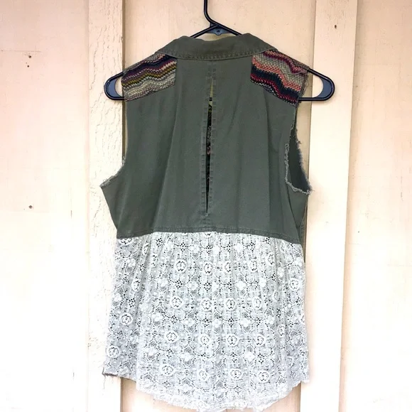 BKE gimmicks beaded lace back utility boho vest - Picture 8 of 10